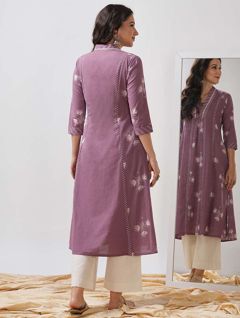 women floral three quarter sleeve a-line kurta - 21997237 - Standard Image - 3
