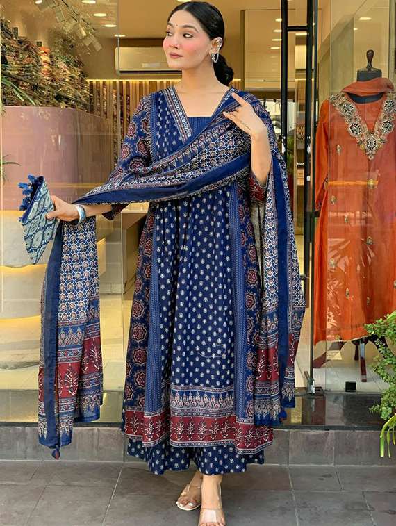 women printed three quarter sleeve kurta pant with dupatta set - 21997879 -  Standard Image - 3