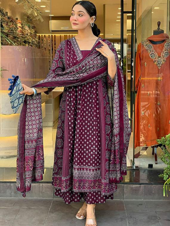 women printed three quarter sleeve kurta palazzo with dupatta set - 21997880 - Standard Image - 3