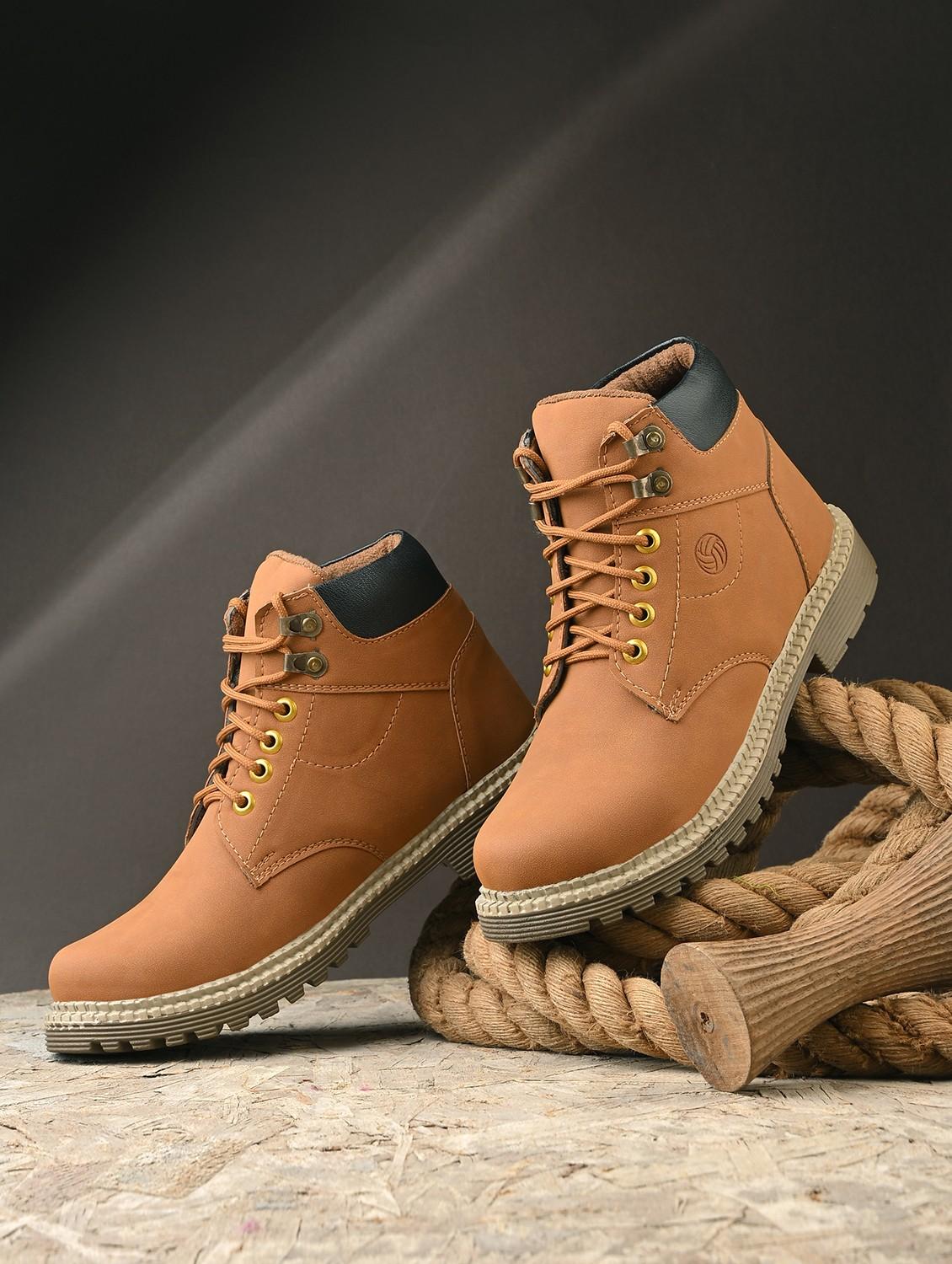 men tan lace up boot
