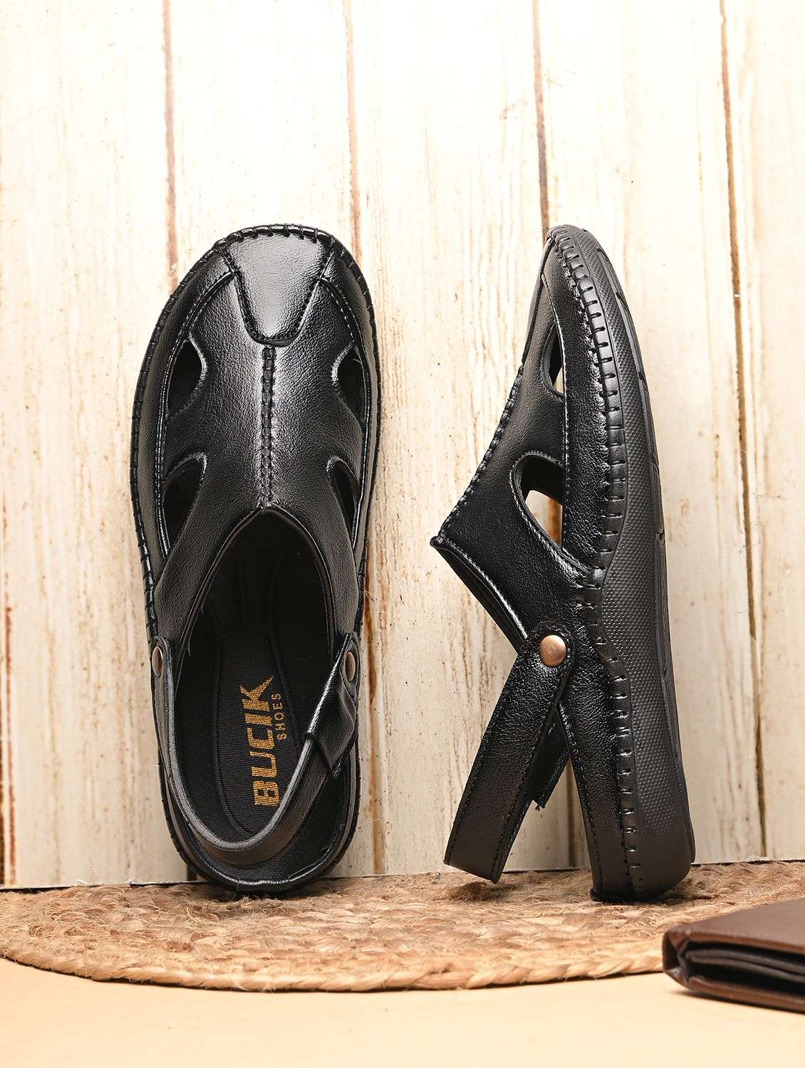men solid back strap sandal