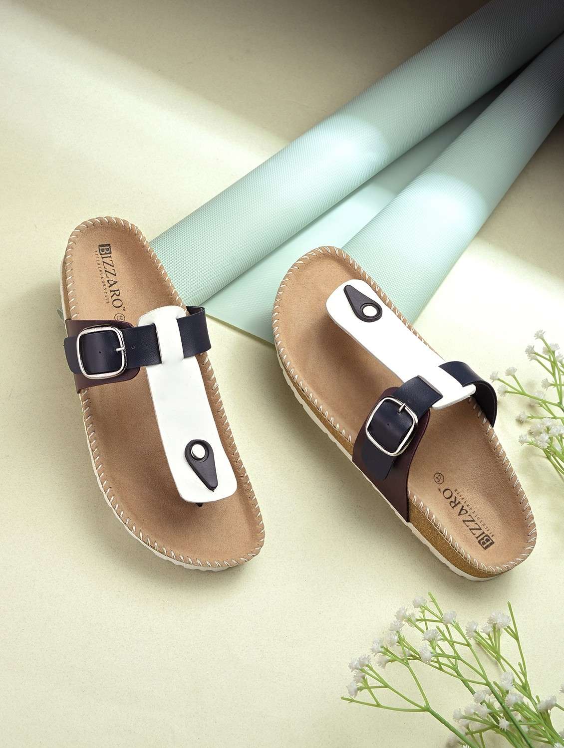 men toe seperator slip on sandal