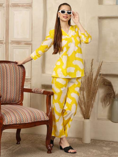 women printed three quarter sleeve ethnic co-ord set - 21998242 - Standard Image - 0