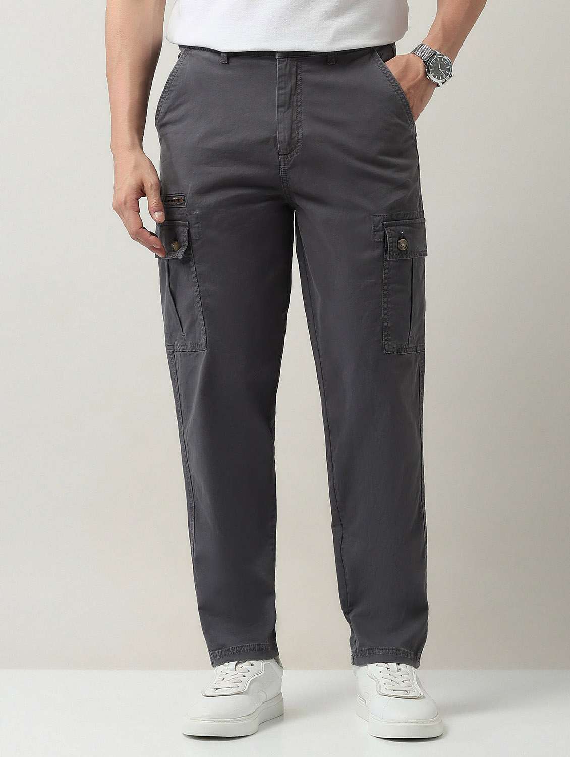 men solid mid rise relaxed fit cargo
