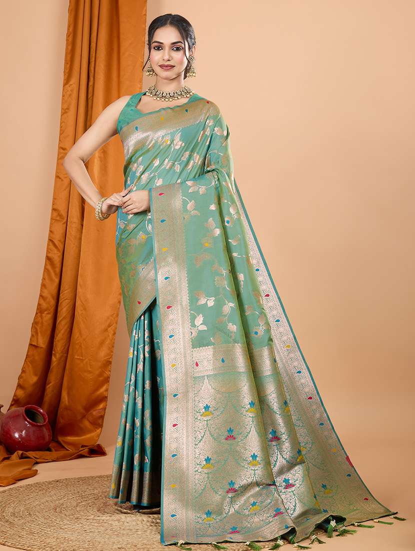 women self design banarasi saree with blouse