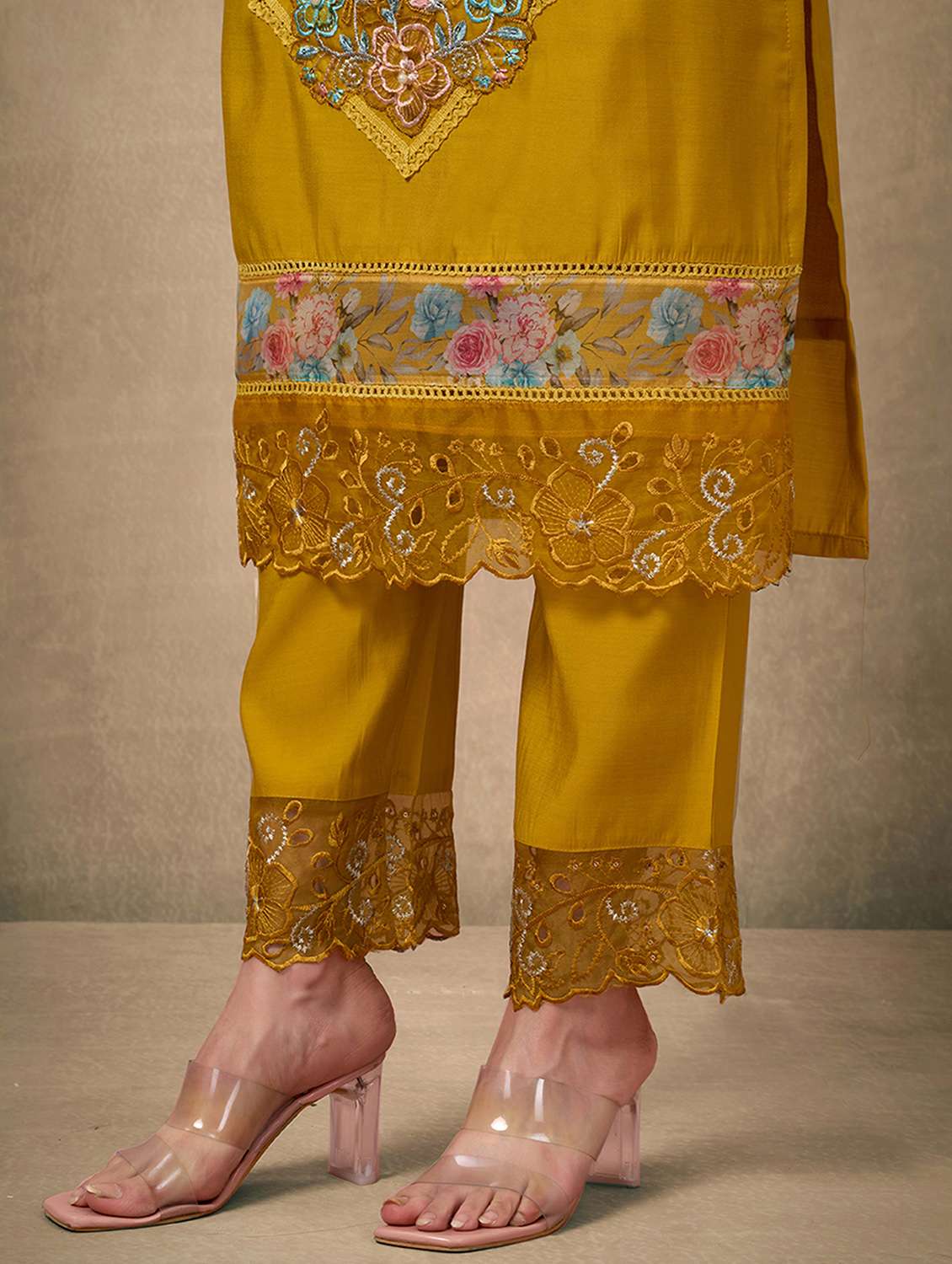 women floral three quarter sleeve kurta pant with dupatta set - 21998553 - Standard Image - 5