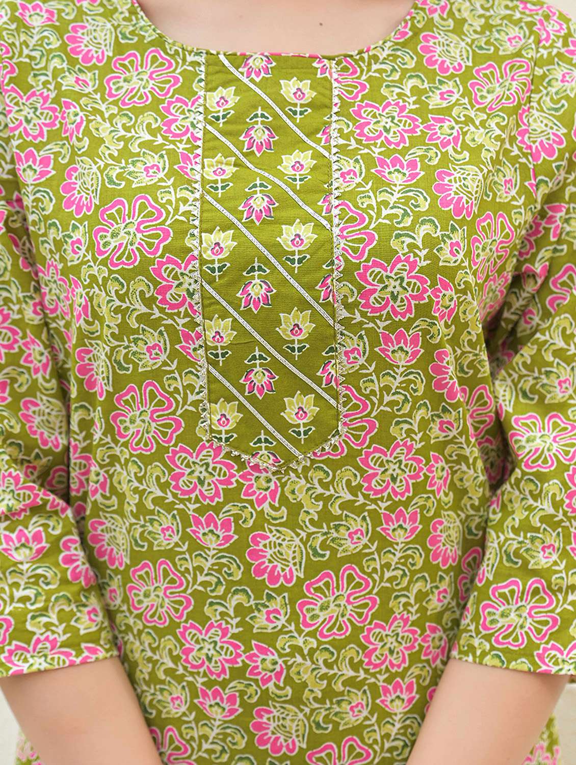 women floral three quarter sleeve kurta pant with dupatta set - 21998557 -  Standard Image - 5