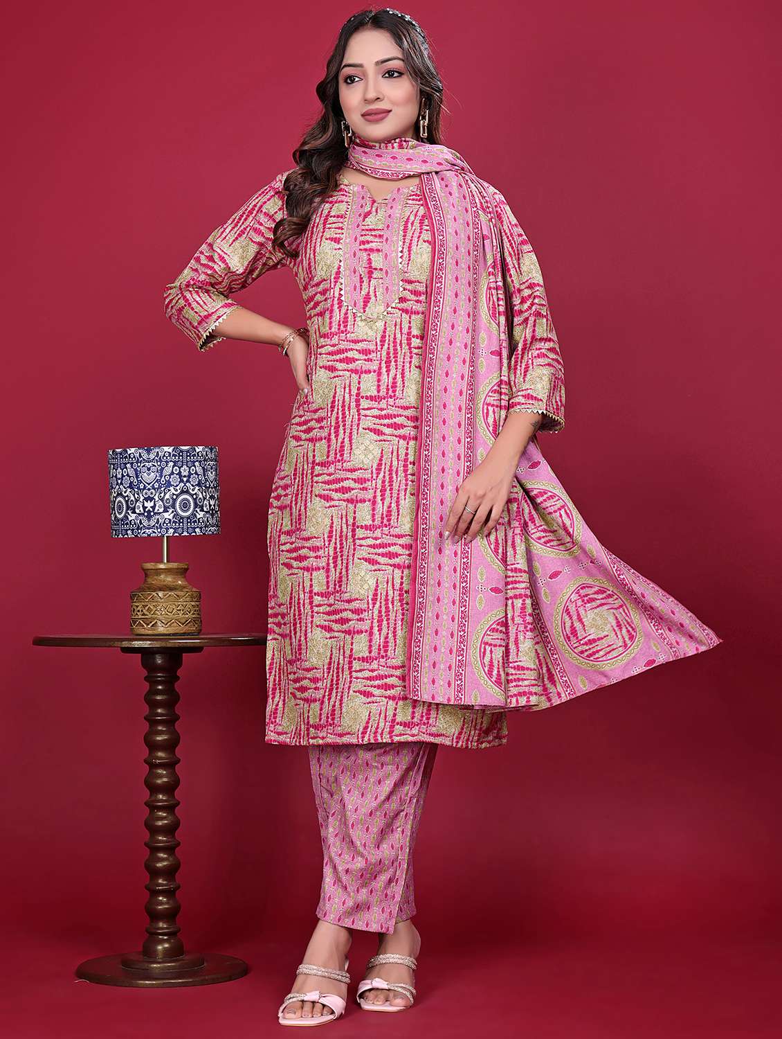 women printed three quarter sleeve kurta pant with dupatta set
