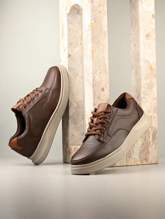 men brown lace up sneaker