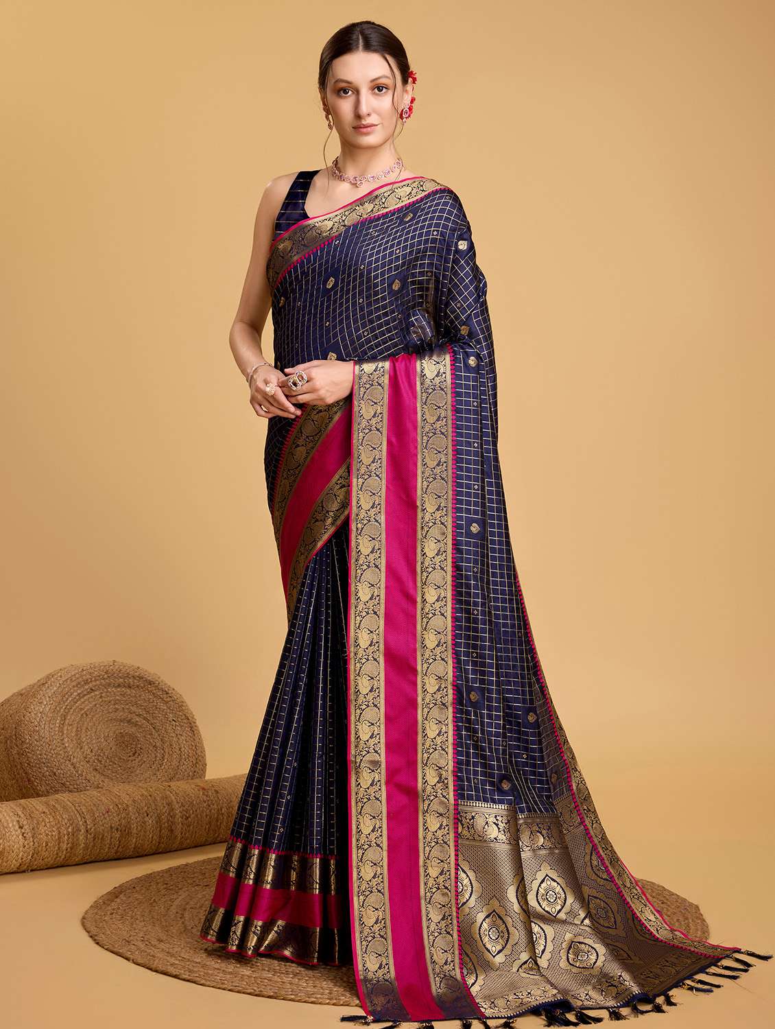 women self design banarasi saree with blouse