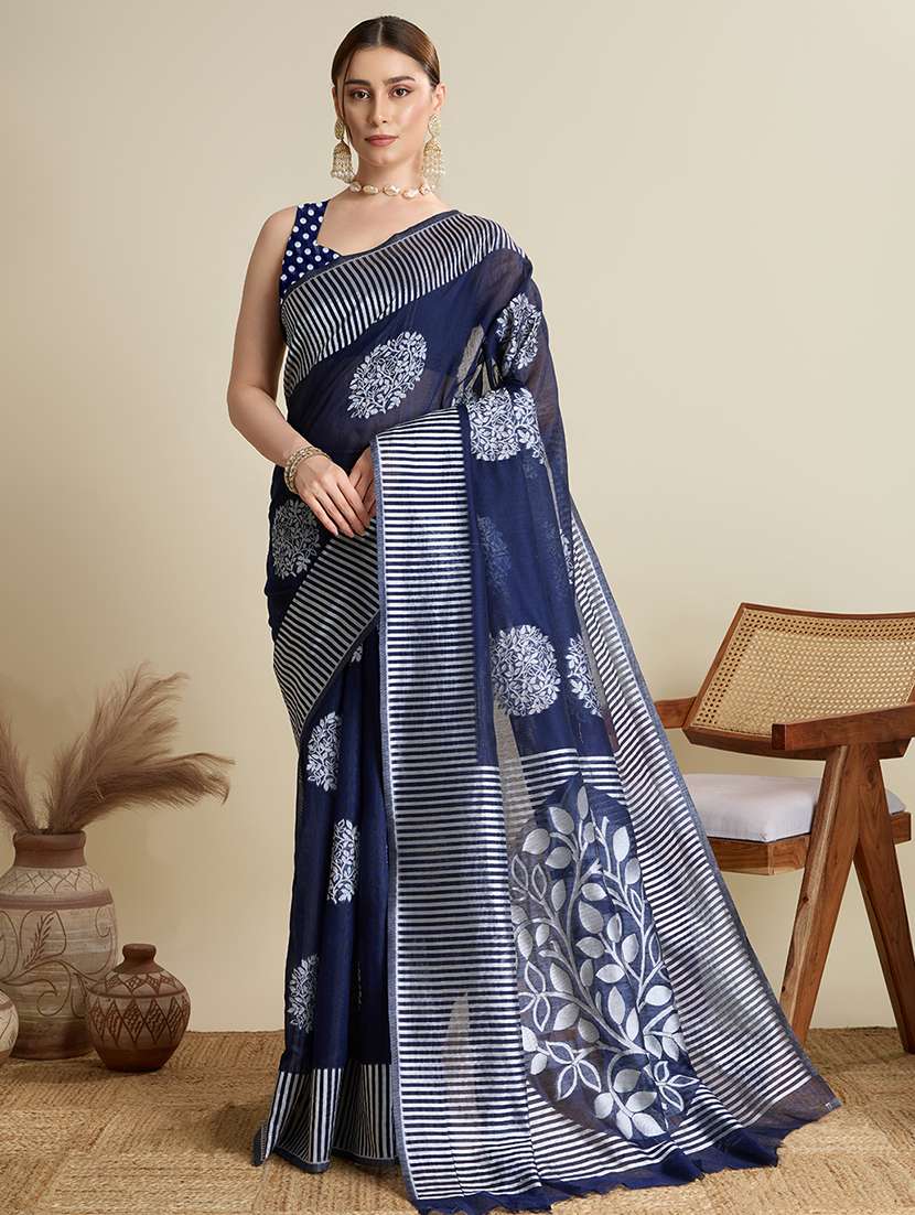 women self design bordered saree with blouse
