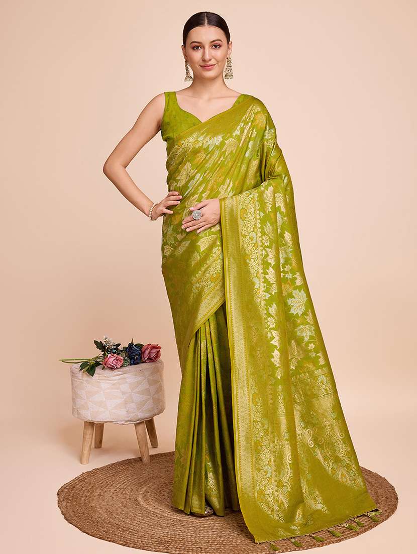 women self design banarasi saree with blouse