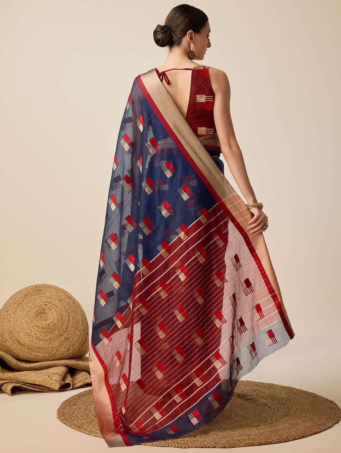 women self design bordered saree with blouse - 22001315 -  Standard Image - 3