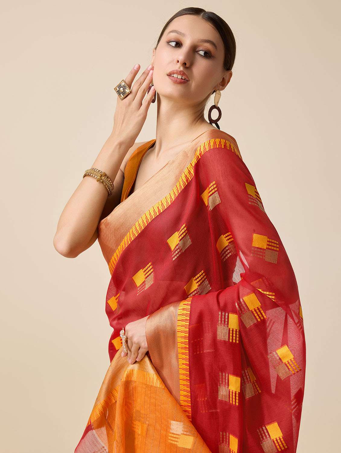 women self design bordered saree with blouse - 22001316 -  Standard Image - 3