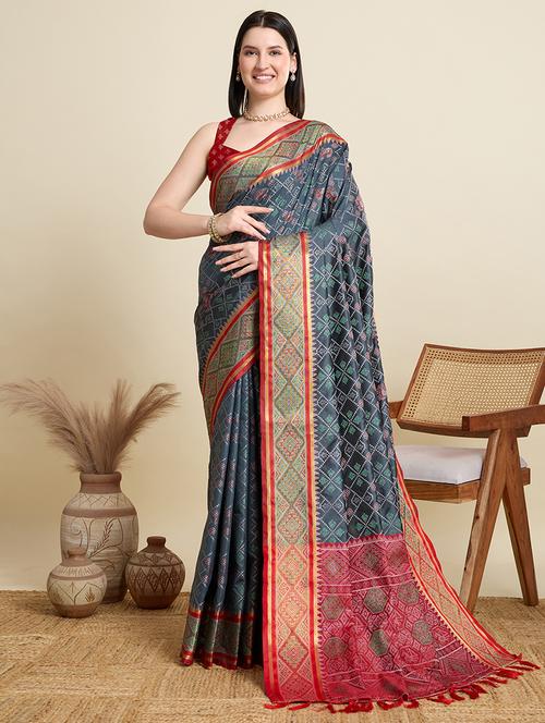 women self design patola saree with blouse - 22001326 - Standard Image - 0