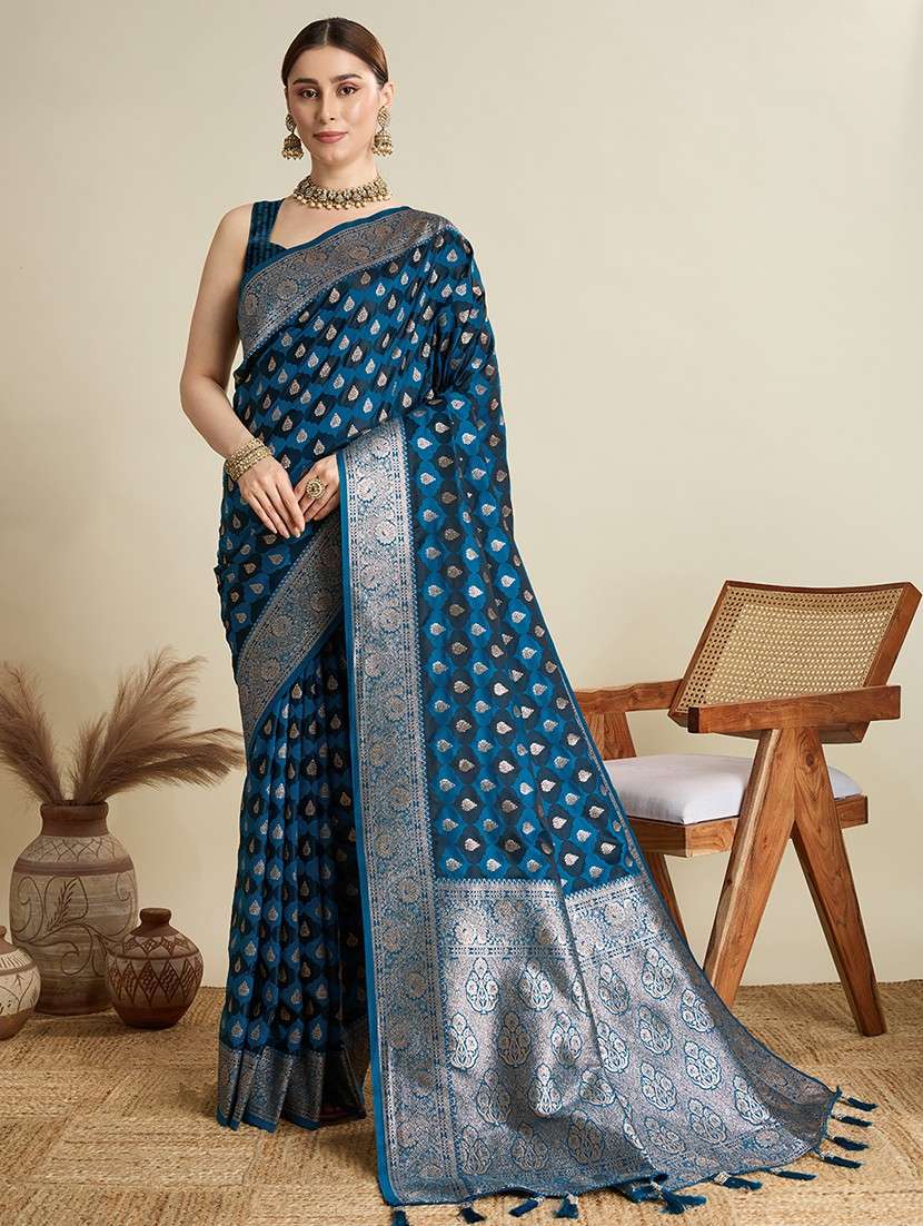 women self design banarasi saree with blouse
