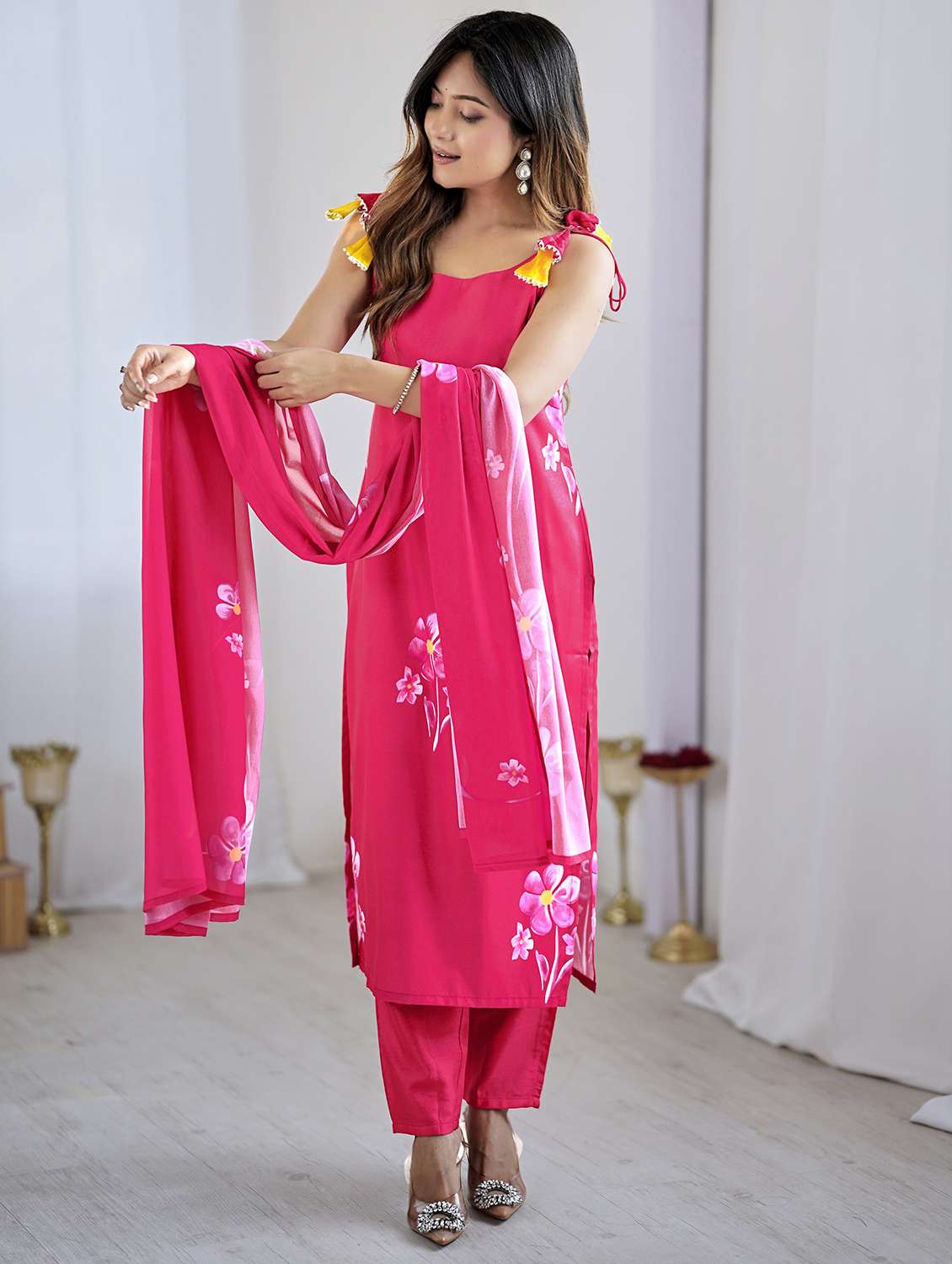 women floral printed sleeveless kurta pant with dupatta set - 22001603 -  Standard Image - 5