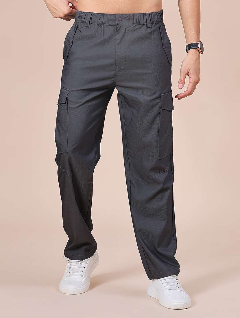 men solid mid rise regular fit cargo 