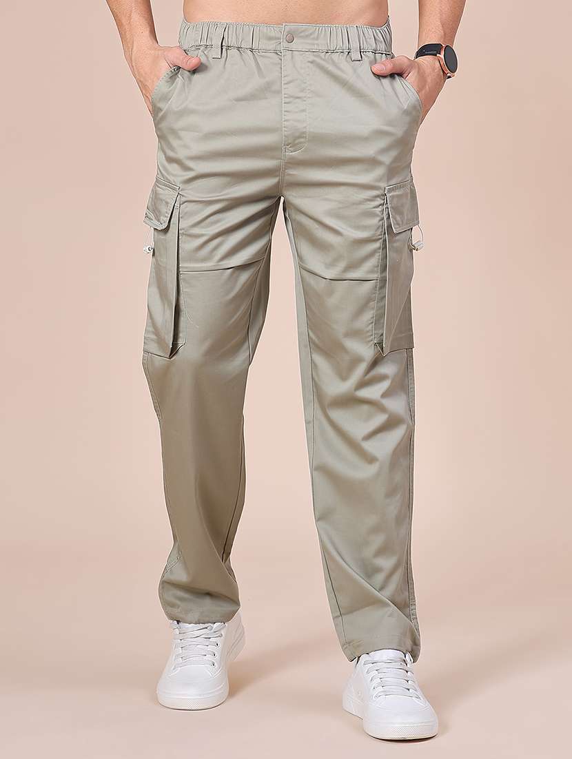 men solid mid rise regular fit cargo 