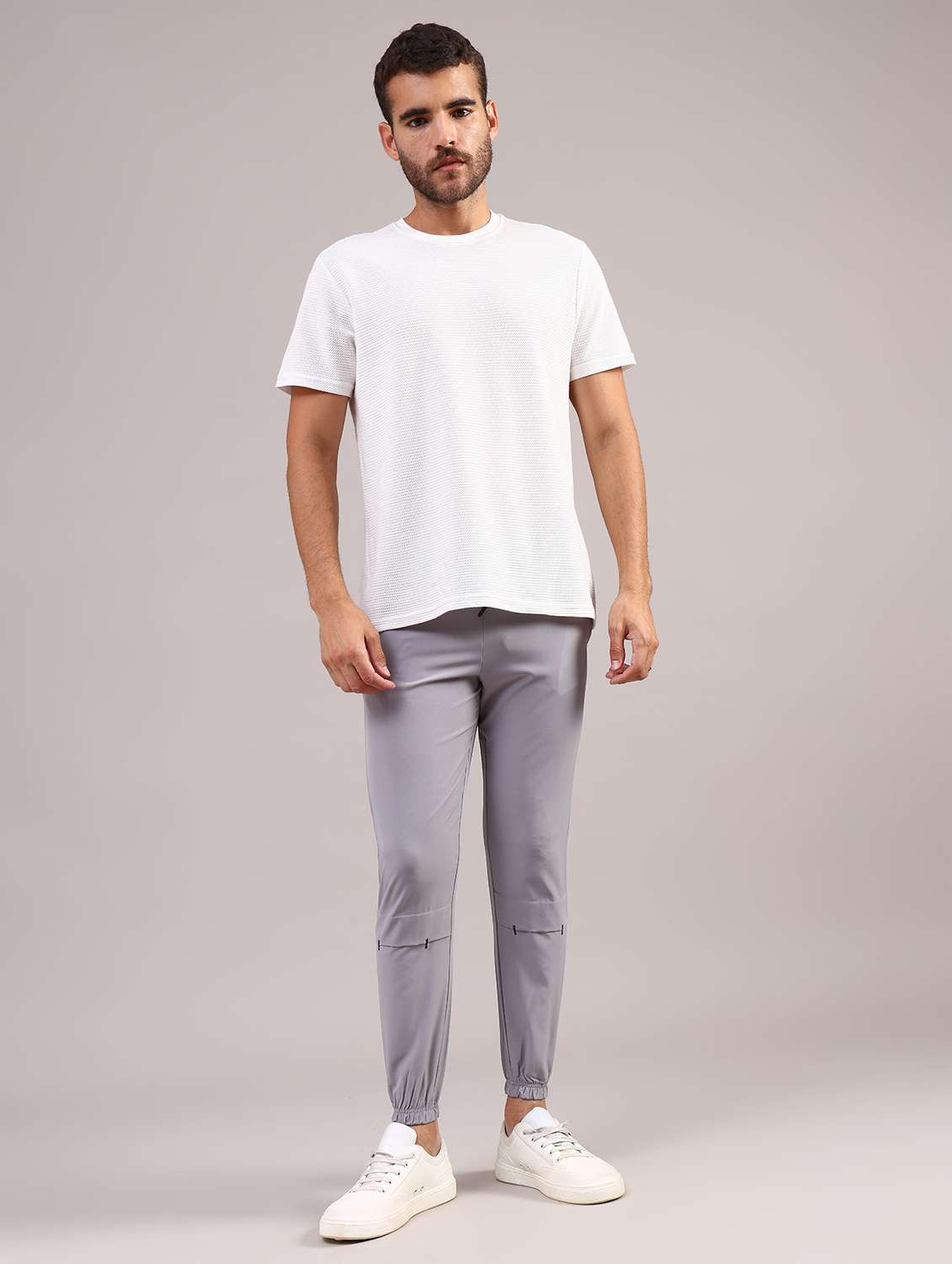 men solid mid rise slim fit jogger - 22003541 -  Standard Image - 5