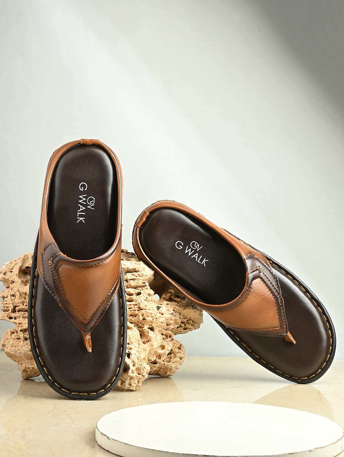 men solid toe separator sandal