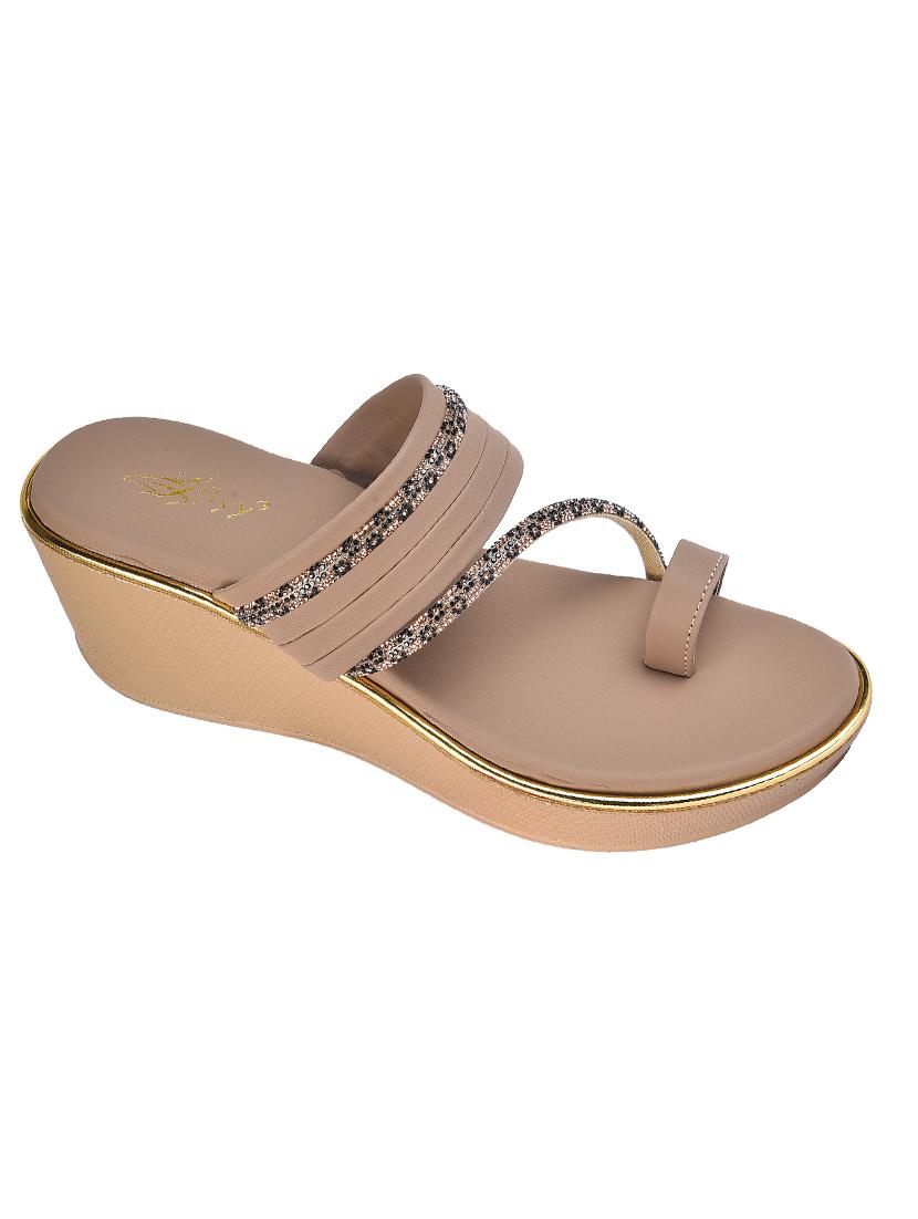 women solid slip on platform wedge
