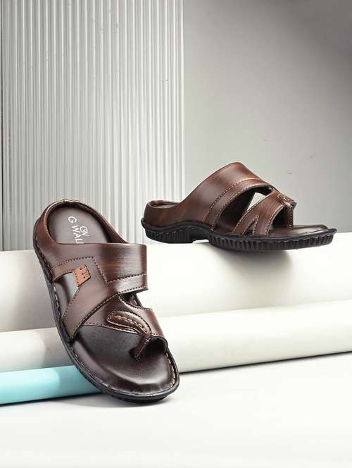 men solid toe separator sandal - 22003876 -  Standard Image - 0