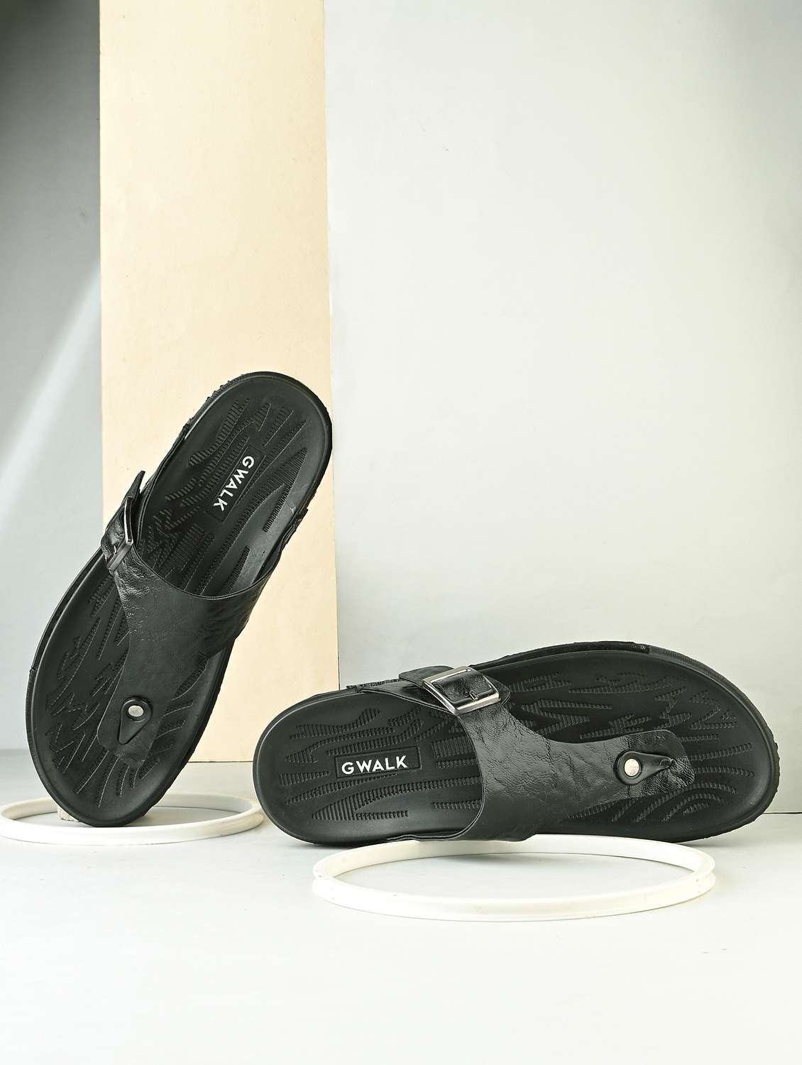 men olive toe seperator sandal