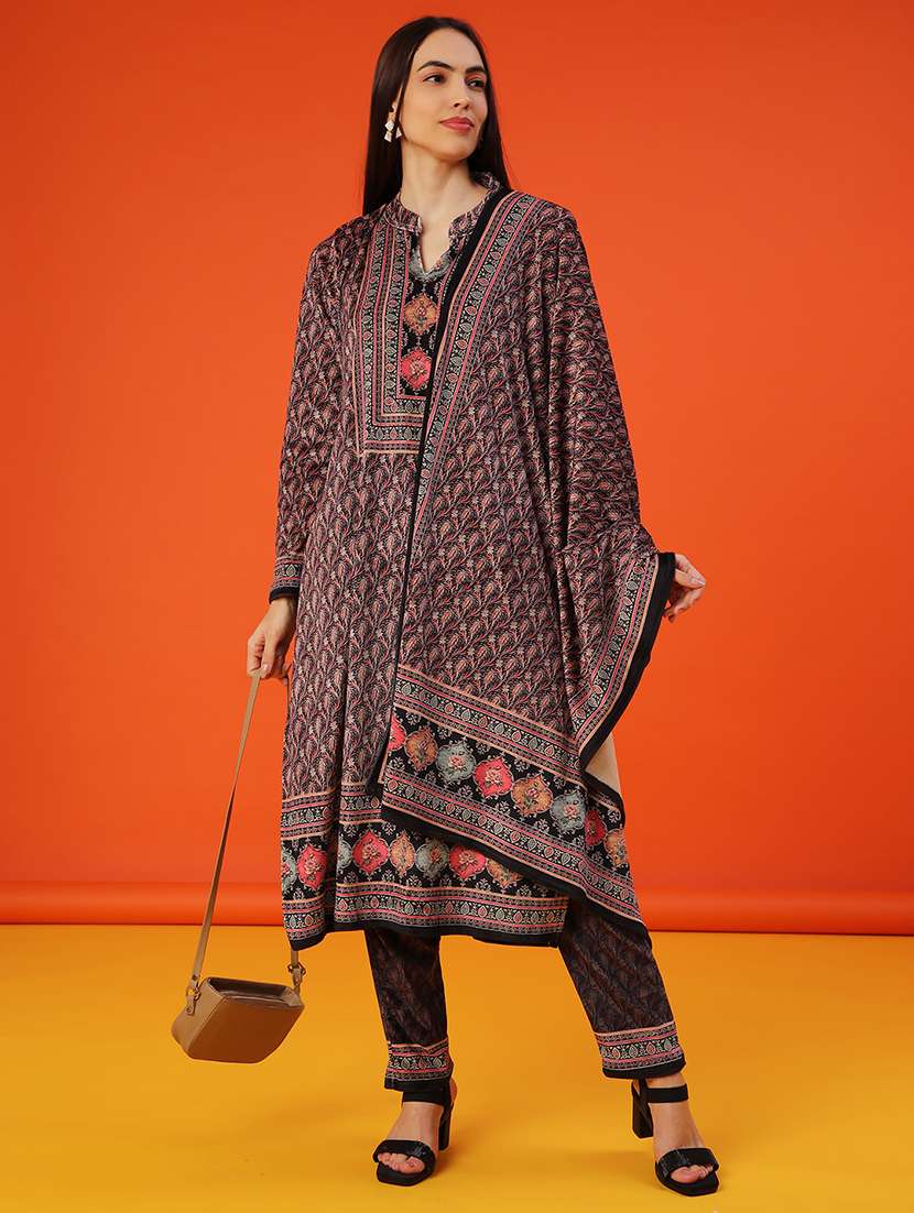 women self designed kurta pant with dupatta set - 22003990 -  Standard Image - 3