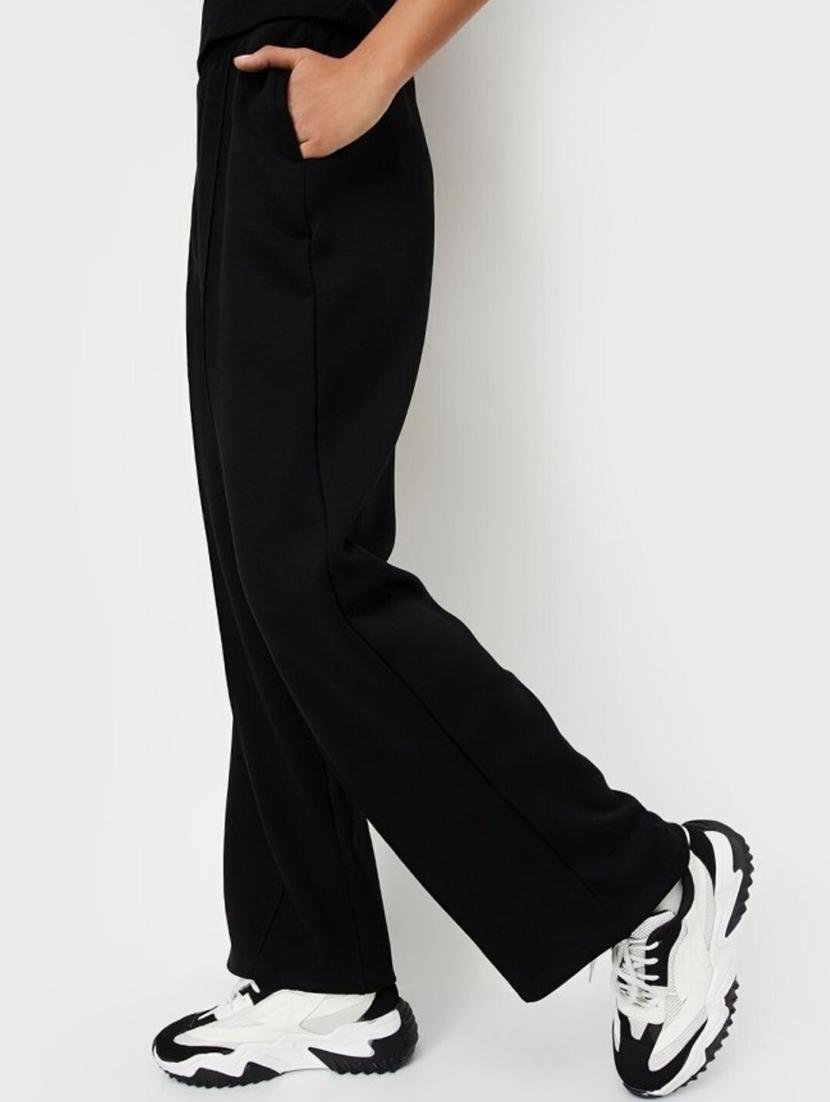 women black solid mid rise straight trouser