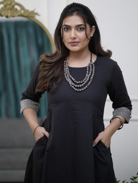 women solid three quarter sleeve a-line kurta - 22004613 - Standard Image - 3