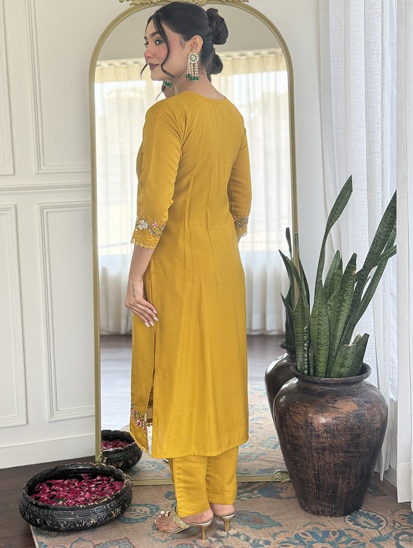 women embroidered three quarter sleeve kurta pant with dupatta set - 22004694 - Standard Image - 3