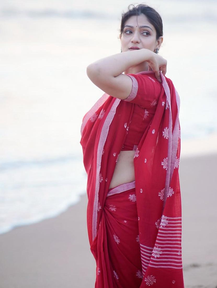 women self design handloom saree with blouse - 22004965 - Standard Image - 3