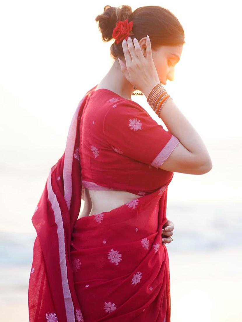 women self design handloom saree with blouse - 22004965 - Standard Image - 5
