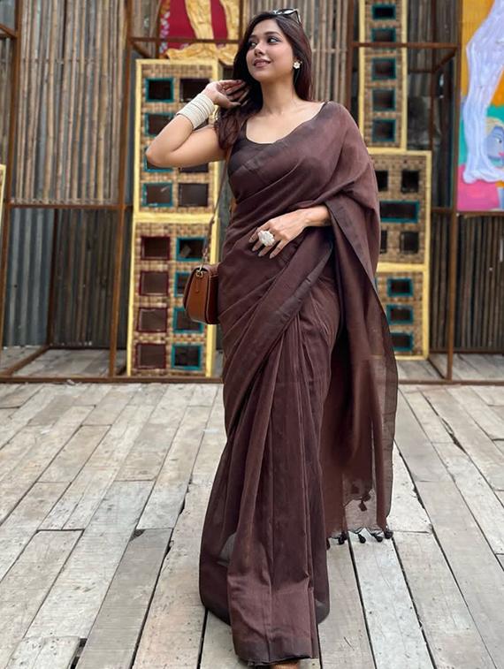 women solid handloom saree with blouse