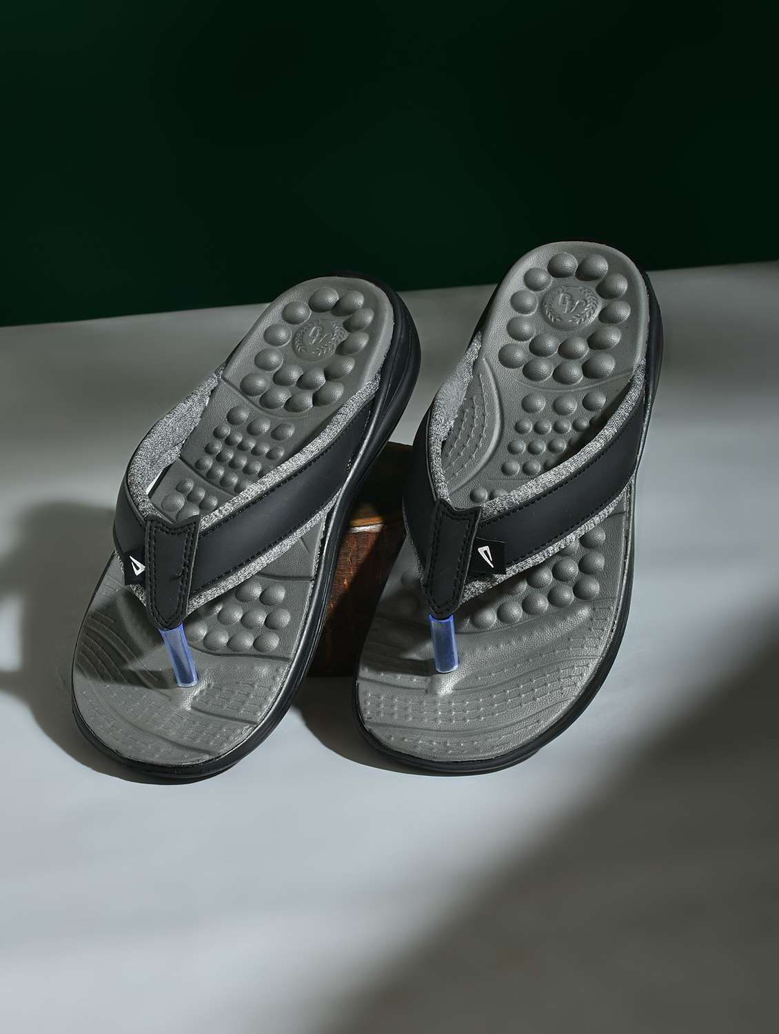 men grey toe separator slipper - 22005955 - Zoom Image - 0