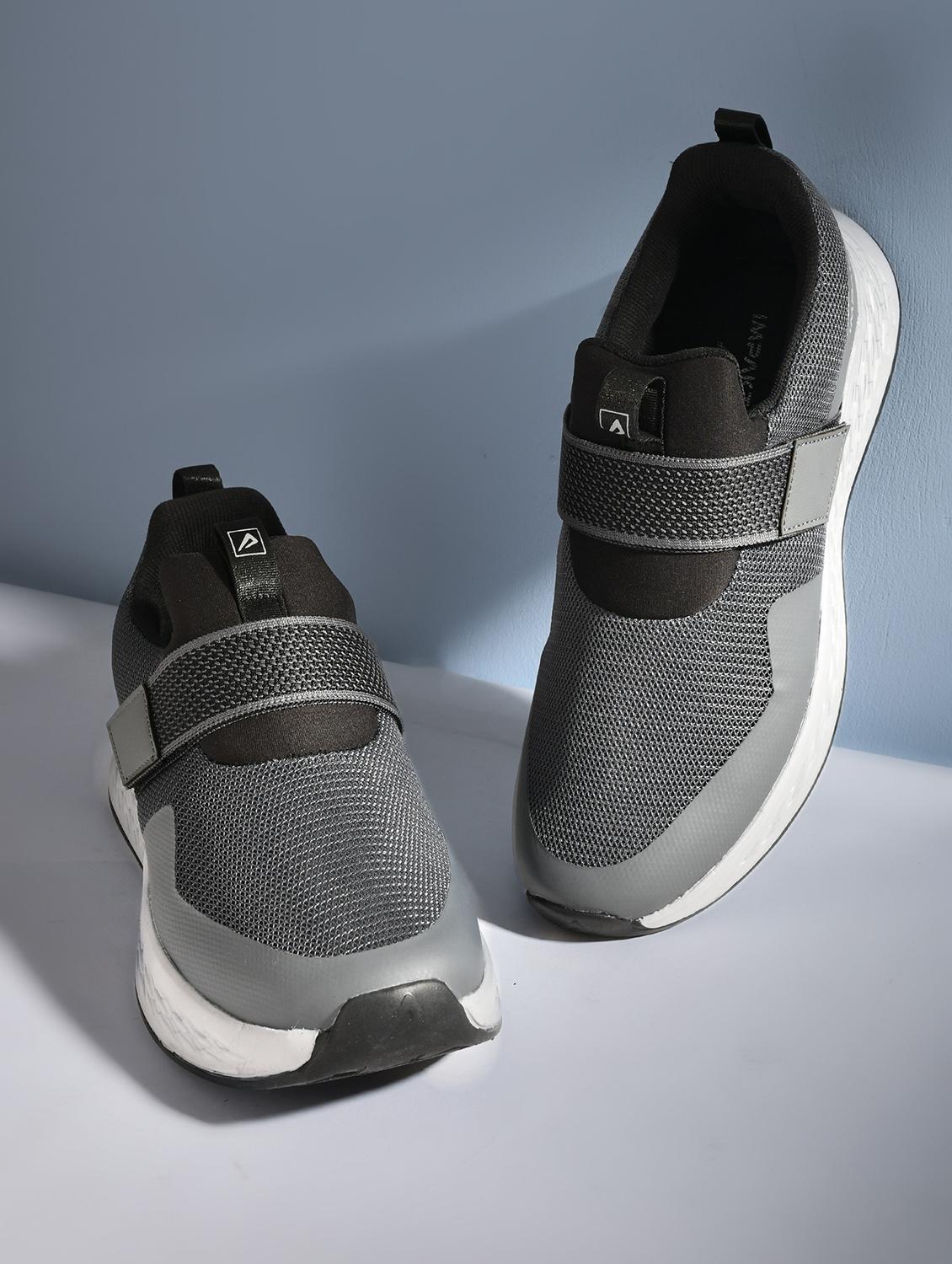 men grey slip on sport shoe