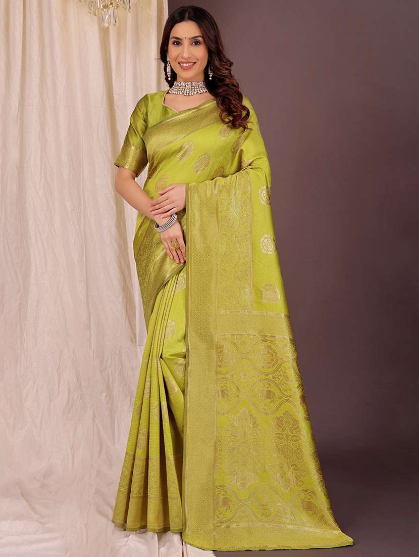 women self design banarasi saree with blouse