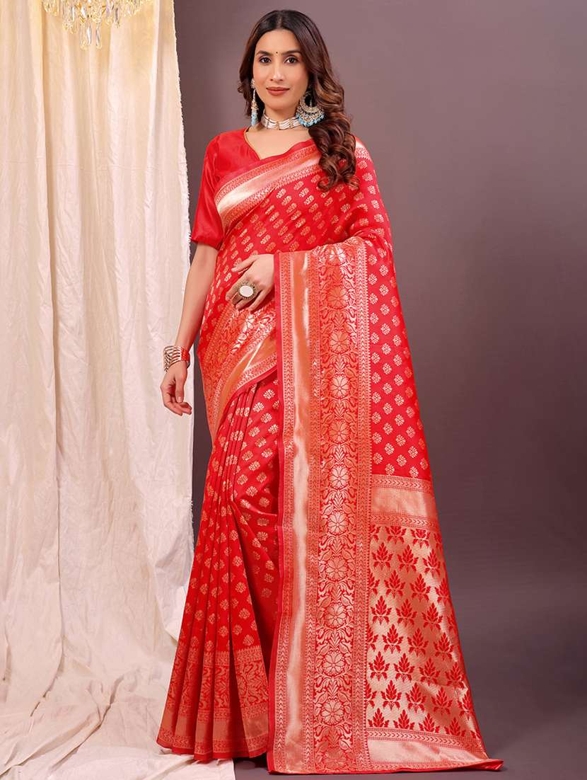 women self design banarasi saree with blouse