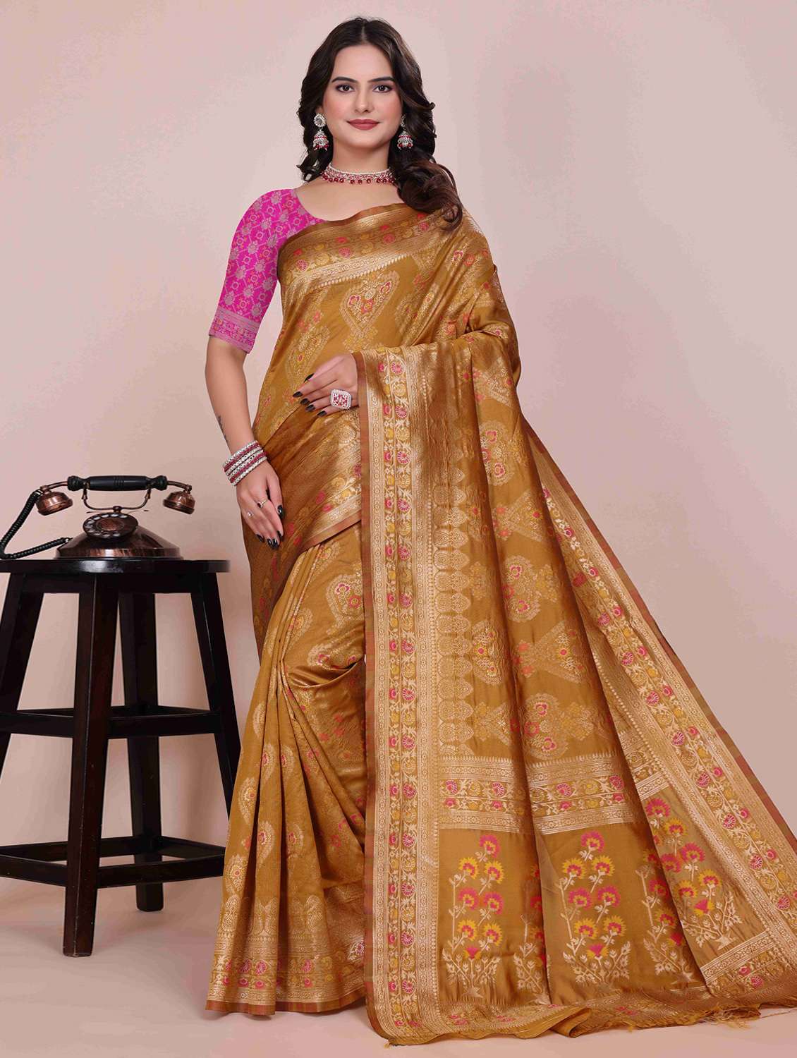 women self design banarasi saree with blouse