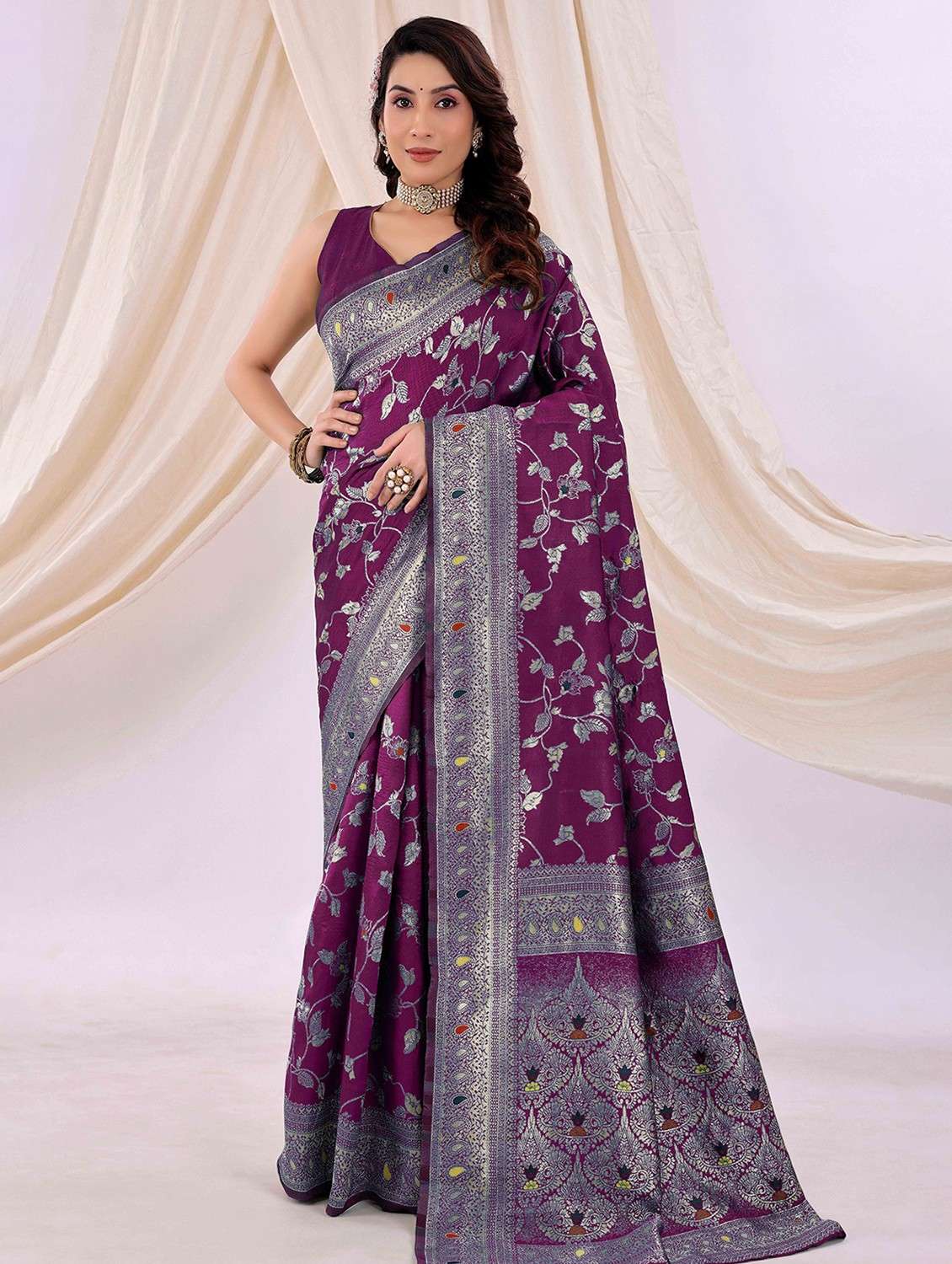 women self design banarasi saree with blouse