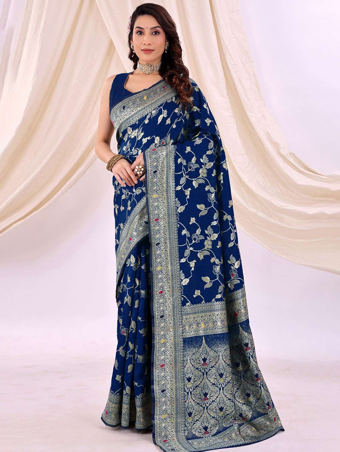 women self design banarasi saree with blouse