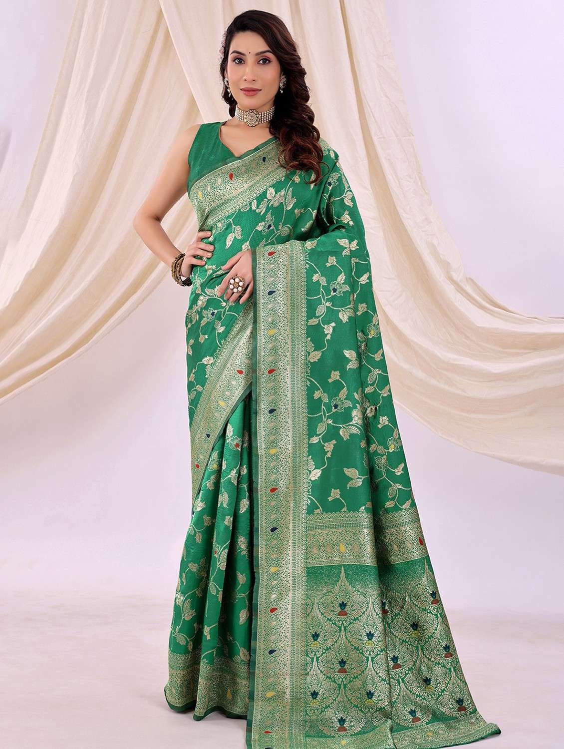 women self design banarasi saree with blouse - 22007170 - Zoom Image - 0