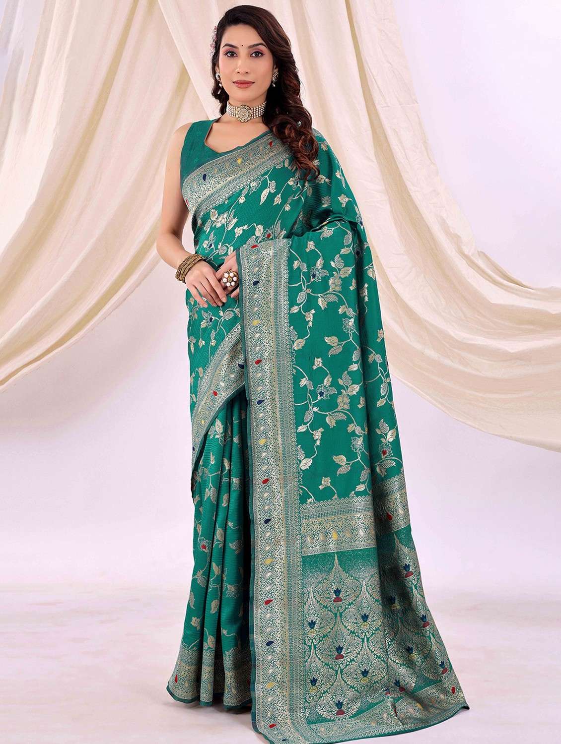 women self design banarasi saree with blouse - 22007171 - Zoom Image - 0
