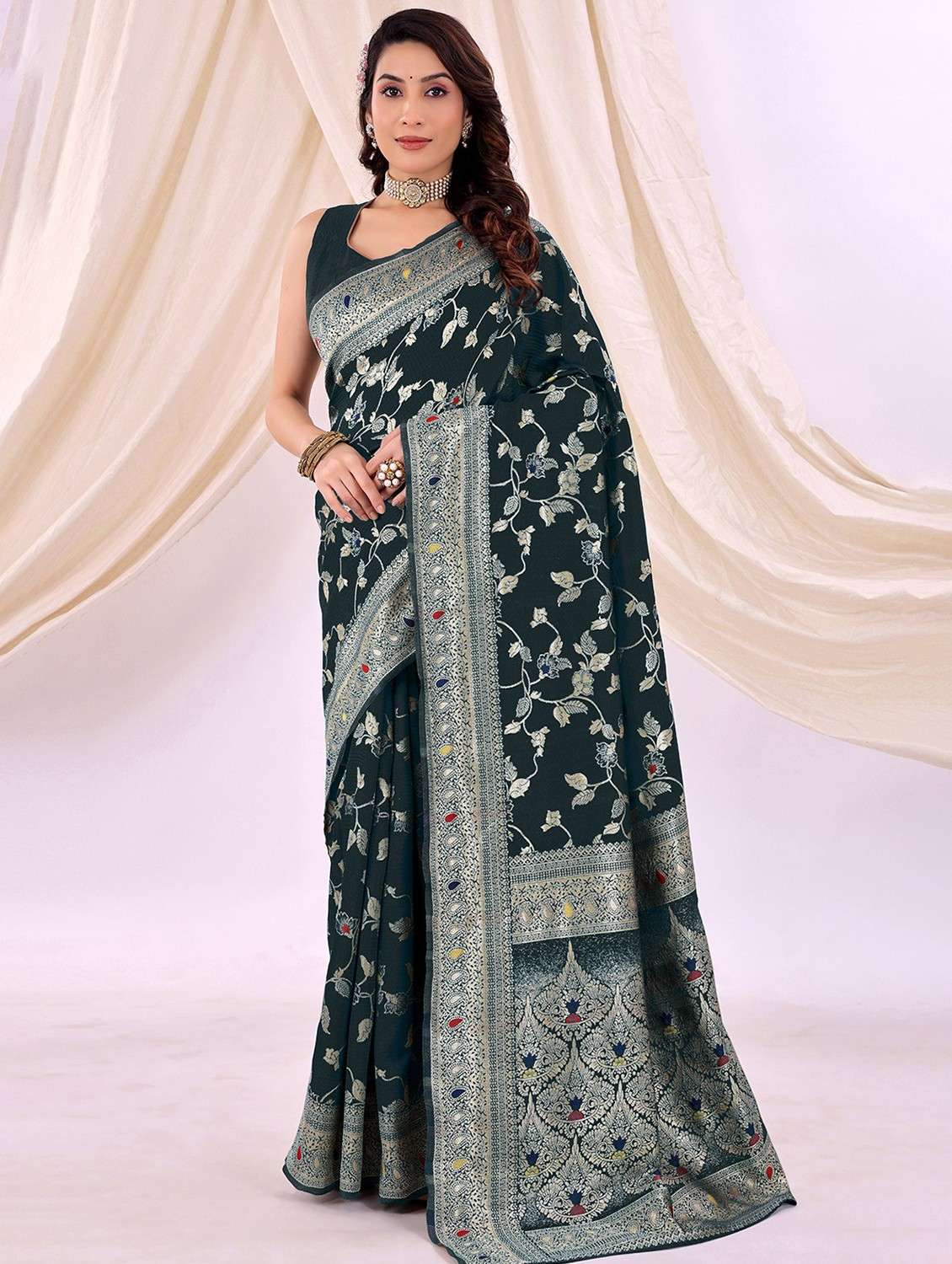 women self design banarasi saree with blouse