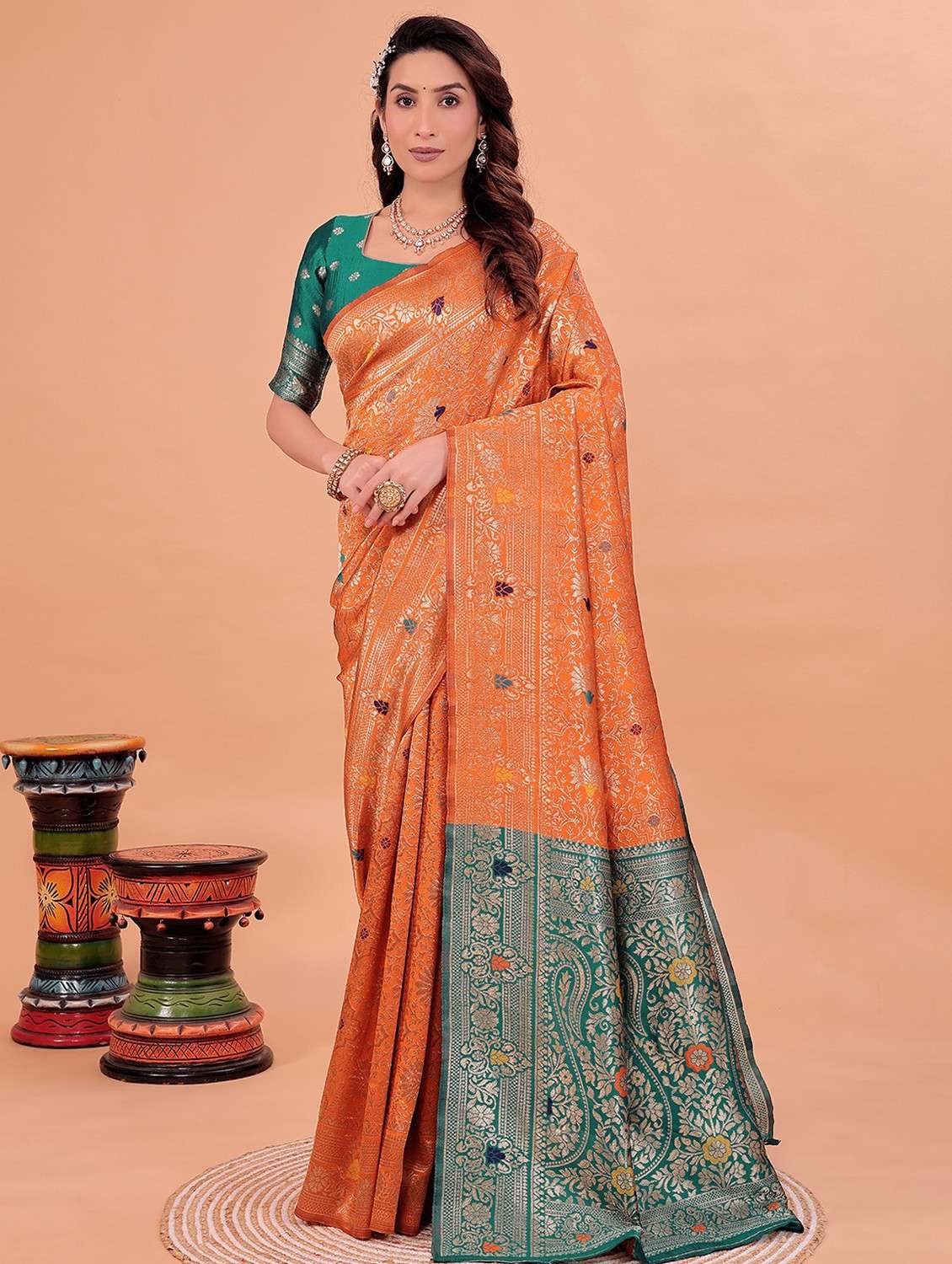 women self design banarasi saree with blouse - 22007182 - Zoom Image - 0