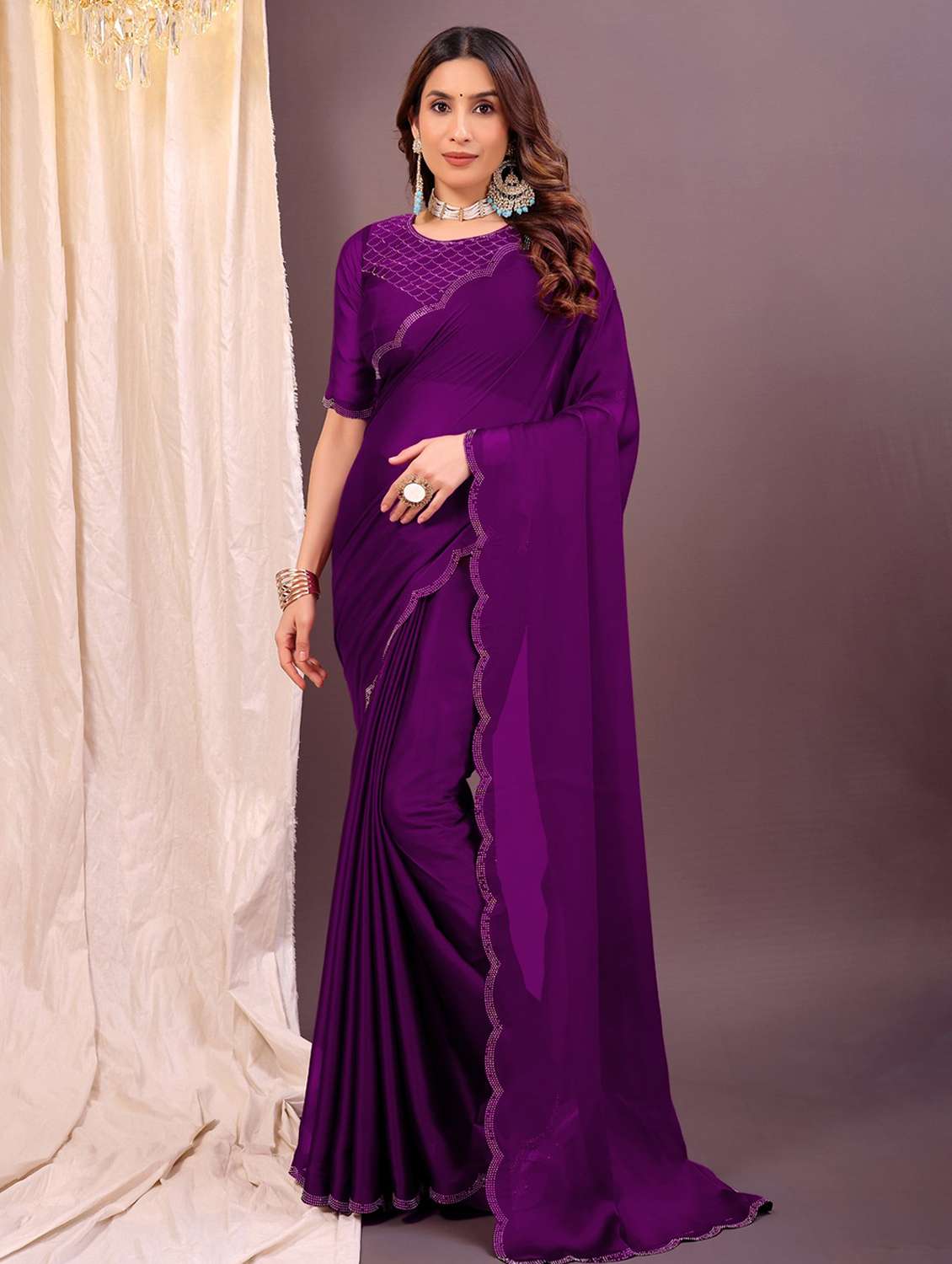women solid with bordered embellished saree with blouse - 22007222 -  Zoom Image - 0
