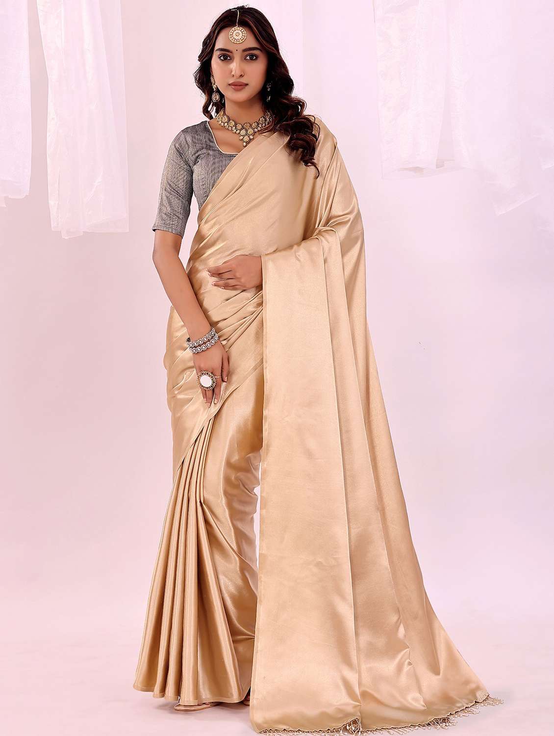 women embellished lace bordered saree with blouse - 22007281 - Zoom Image - 0