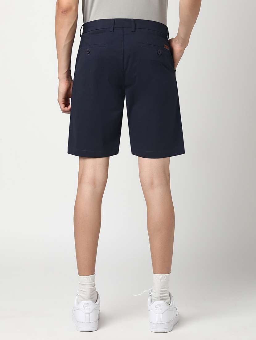 men solid mid rise regular fit shorts - 22007690 -  Standard Image - 3