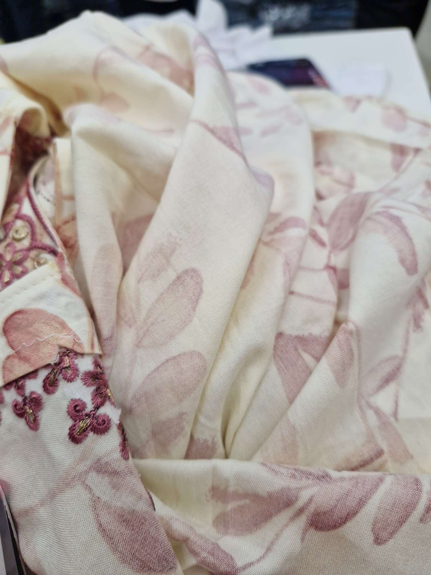 off white rayon kurta - 22008868 - Zoom Image - 0